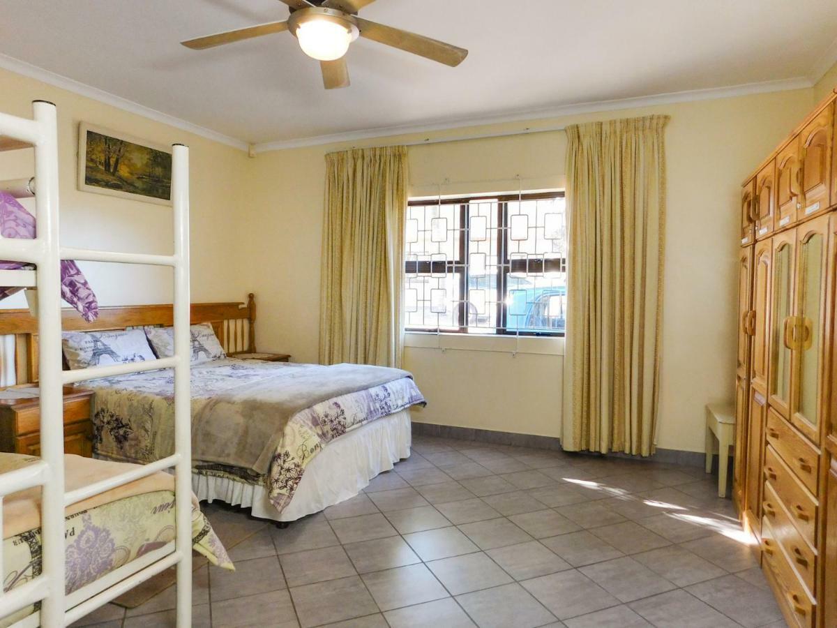 Mama Mia Cottages Oslo Beach Port Shepstone Dış mekan fotoğraf
