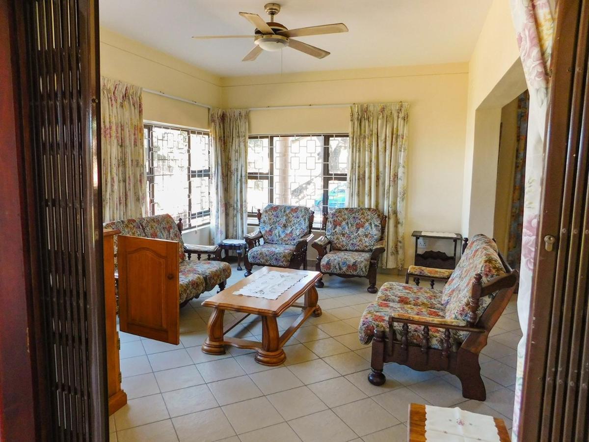 Mama Mia Cottages Oslo Beach Port Shepstone Dış mekan fotoğraf