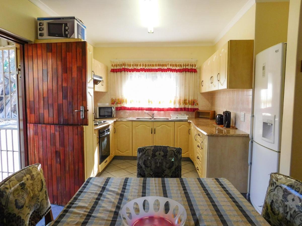 Mama Mia Cottages Oslo Beach Port Shepstone Dış mekan fotoğraf